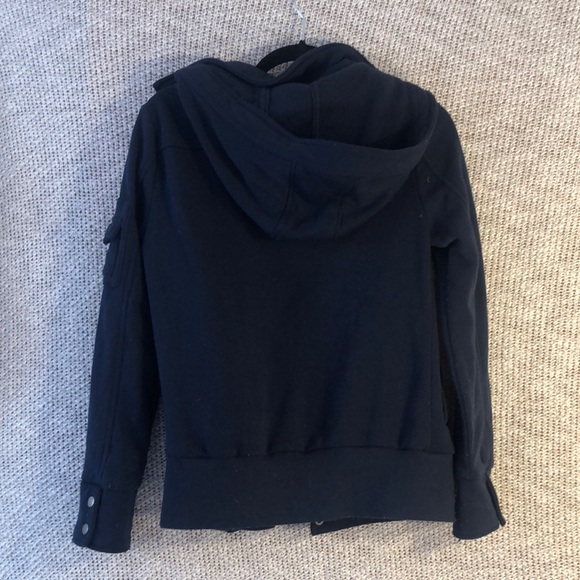 Super warm navy winter jacket! (Size M) - Picture 5 of 5